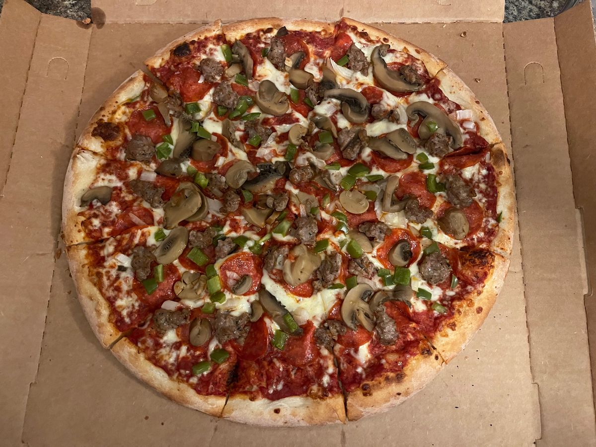 Deluxe Pizza Pit